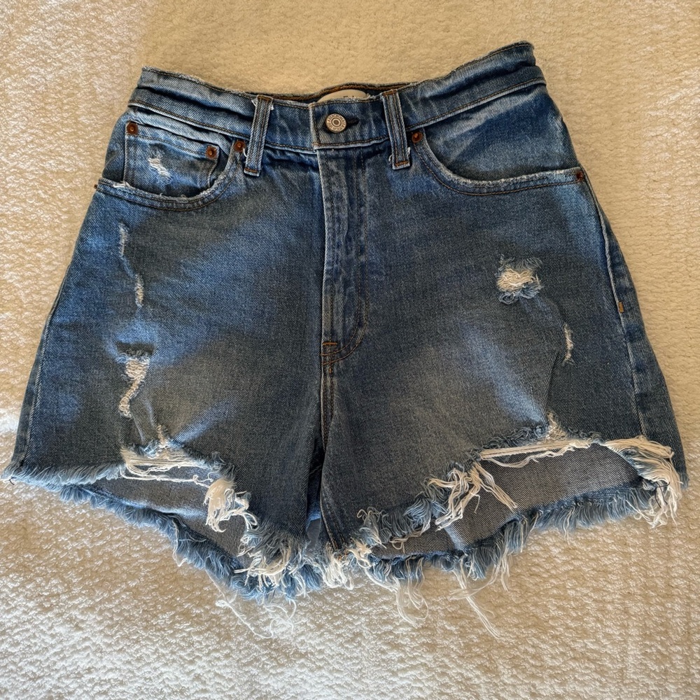 Abercrombie & Fitch Curve Love 4” High Rise Mom Shorts